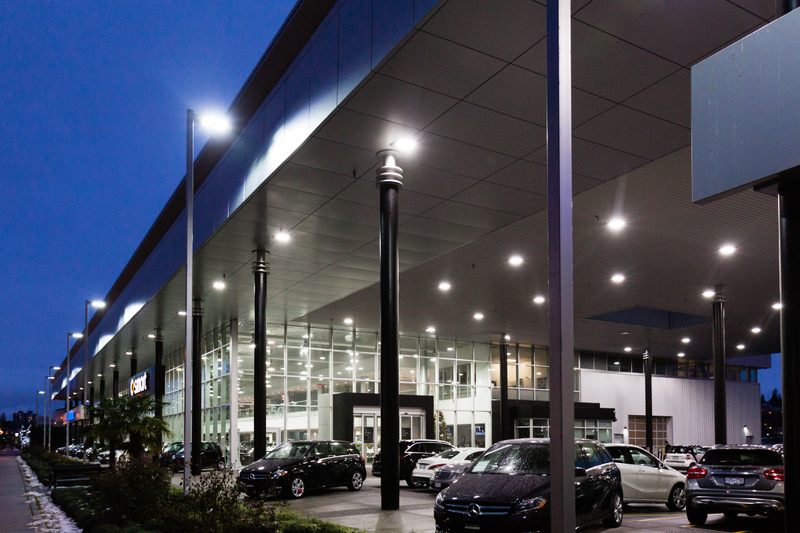 Illustration for article titled Pics from the Curbside: More Dealerships at Night in December 2016